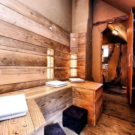 Relaxing Retreat Near Forests *