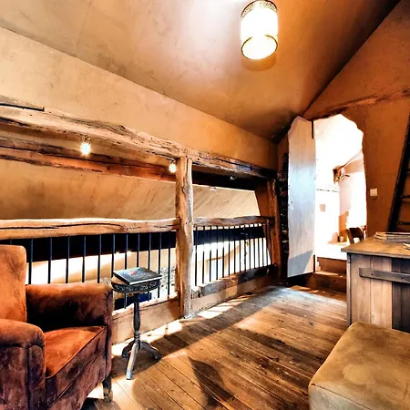 Relaxing Retreat Near Forests